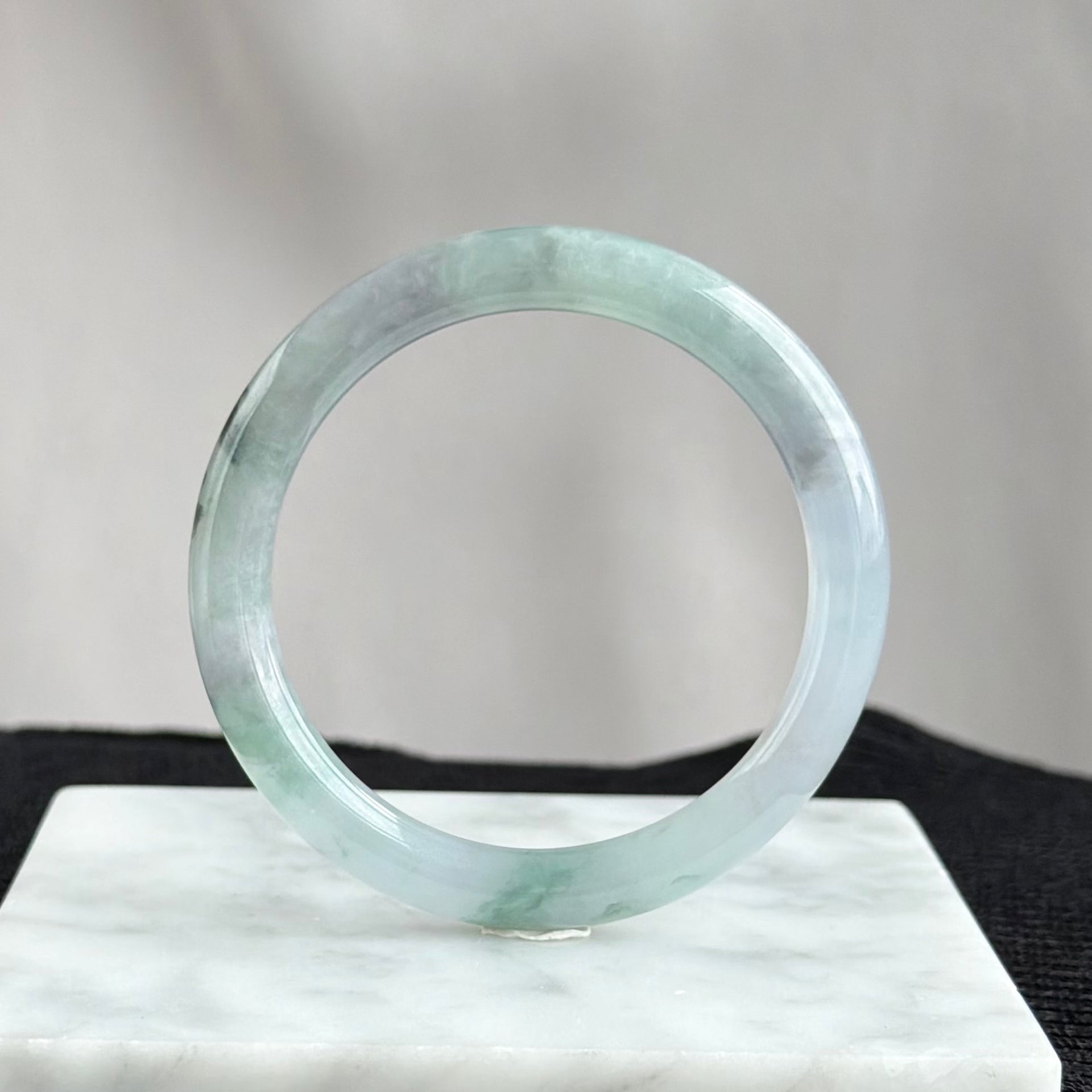 Moonlit Lilac Pines Jadeite Bangle 52.5mm 月下紫松