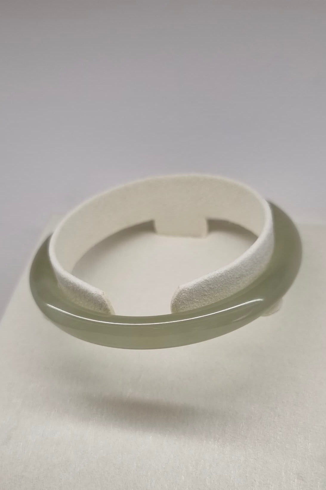Morning Mist at Uji 57.9mm Nephrite Bangle 宇治晨雾 (Preview)