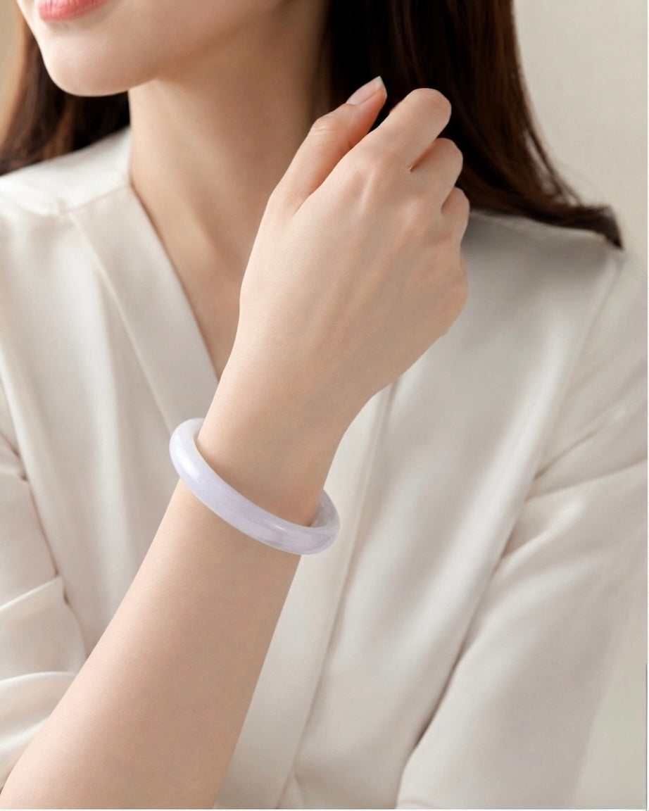 The Velvet Iris 57.8mm Jadeite Bangle 丝绒鸢尾 (Preview)