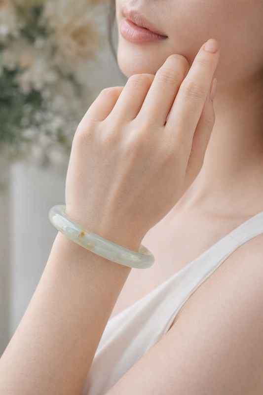 Golden Blossoms on First Snow Jadeite Bangle 54.6mm 雪里金桂