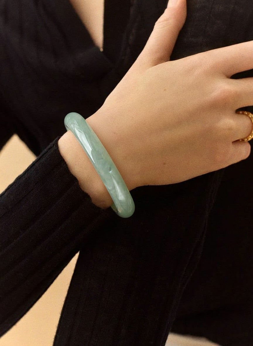 West Lake Mist Rounded Jadeite Bangle 56.5mm 西湖烟雨