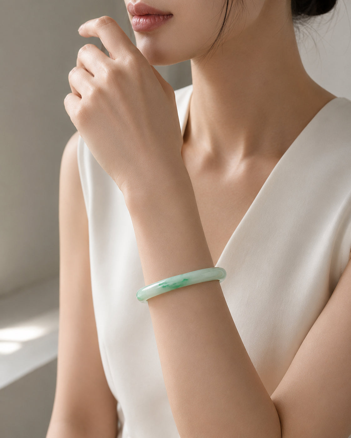 Spring Snow & the Sunlit Sprout Jadeite Bangle 56.2mm 春雪初霁