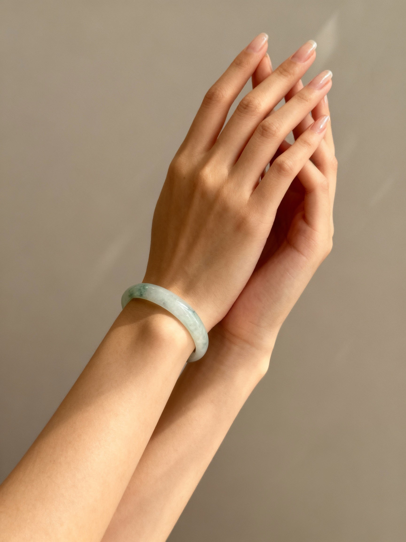 Jade in Bloom Jadeite Oval Bangle 53.1mm 翠意初绽