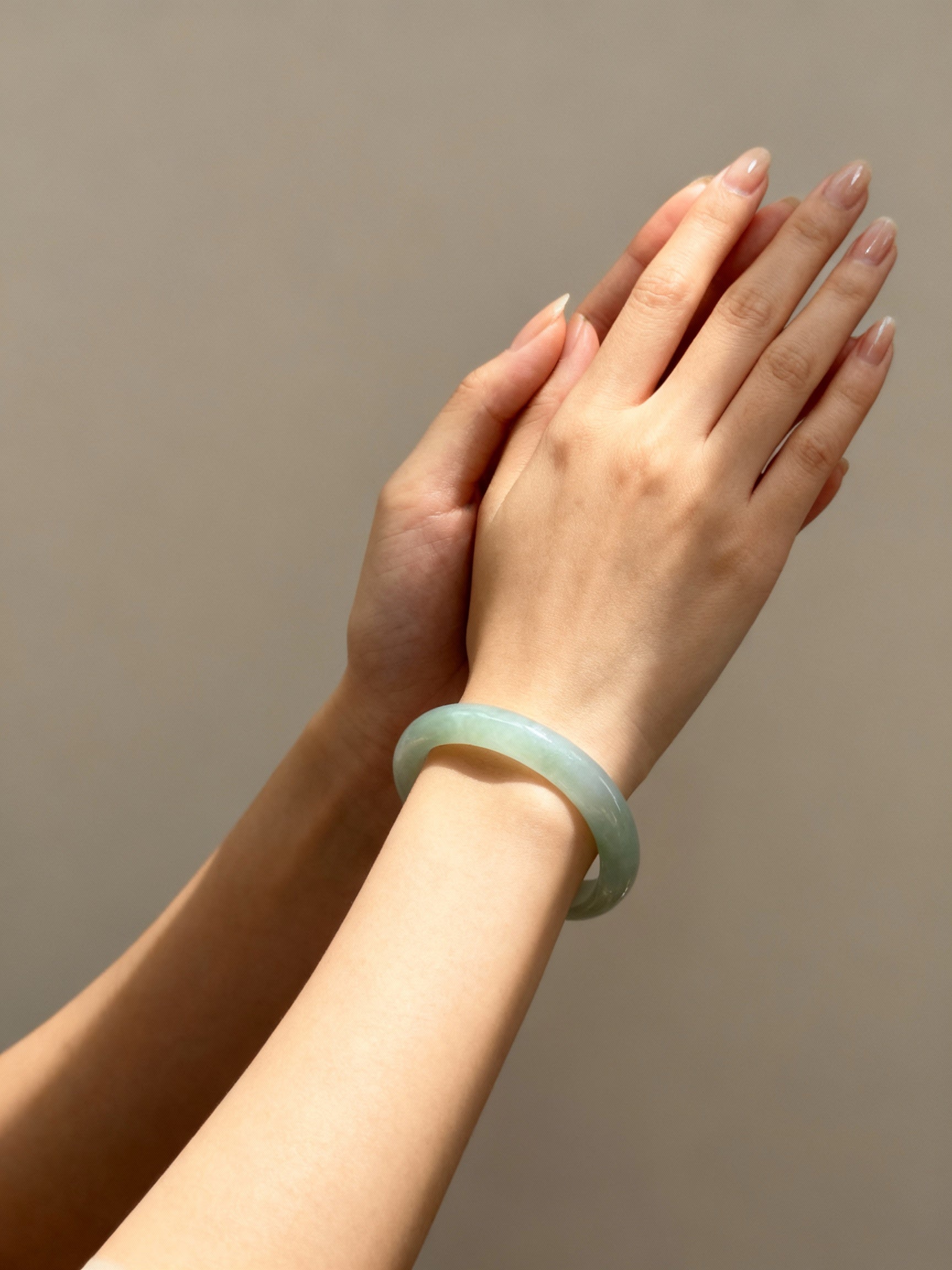 Veil of the Jade Sea Jadeite Bangle 52.6mm 玉海轻纱
