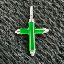 Load image into Gallery viewer, Emerald Faith Jadeite Pendant 翠耀信念
