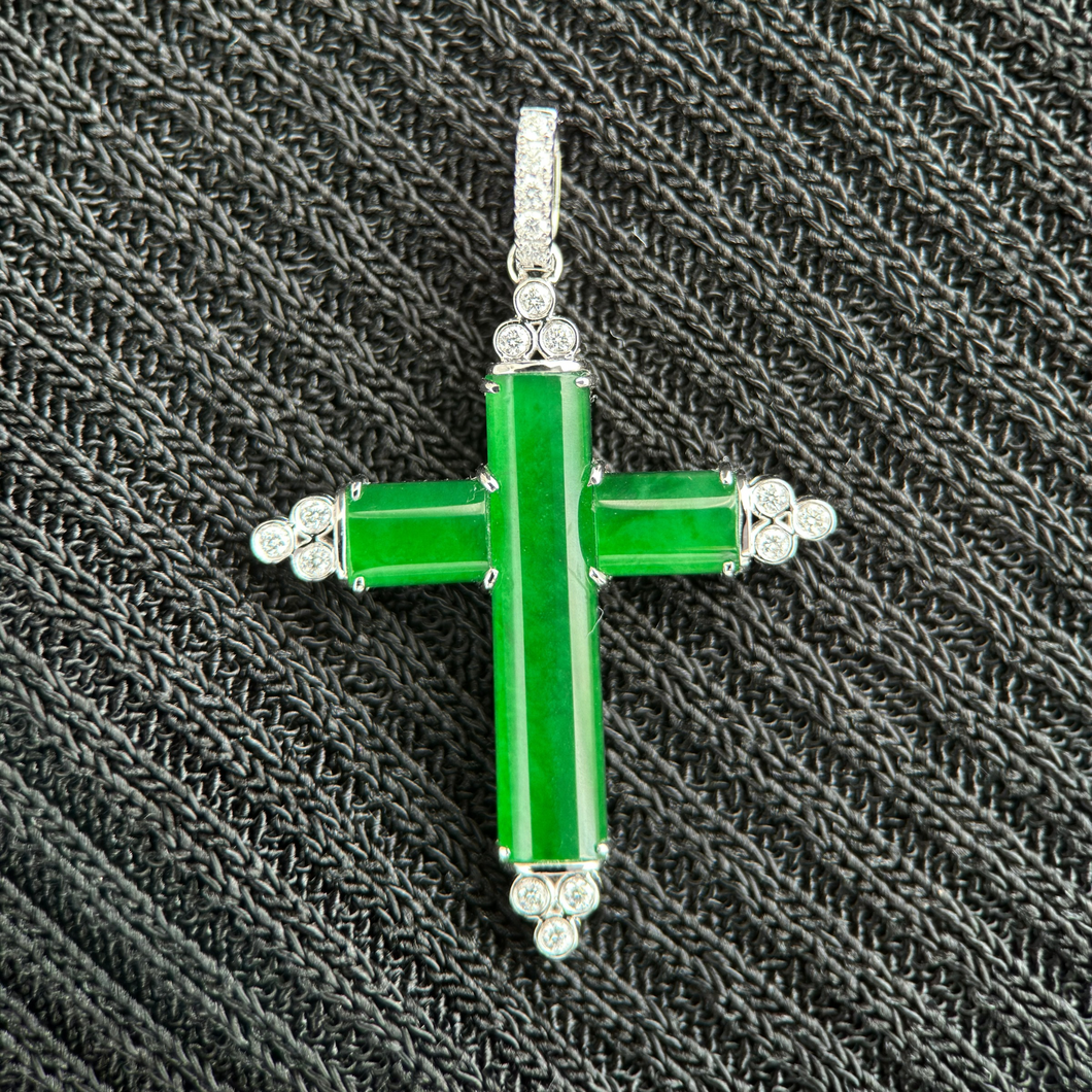 Emerald Faith Jadeite Pendant 翠耀信念