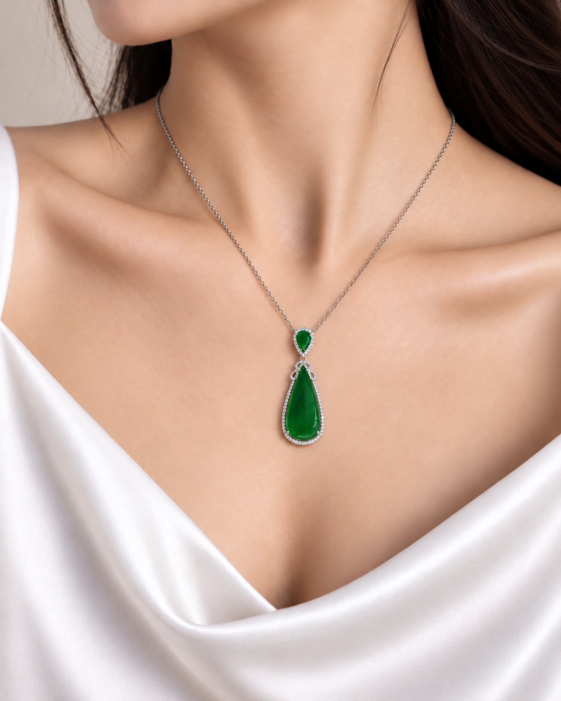Imperial Emerald Jade Pendant 帝王凝露 (Preview)