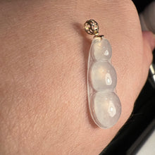 Load image into Gallery viewer, 11188 18K Yellow Gold Highly Translucent Icy Colourless Bean Jadeite Pendant

