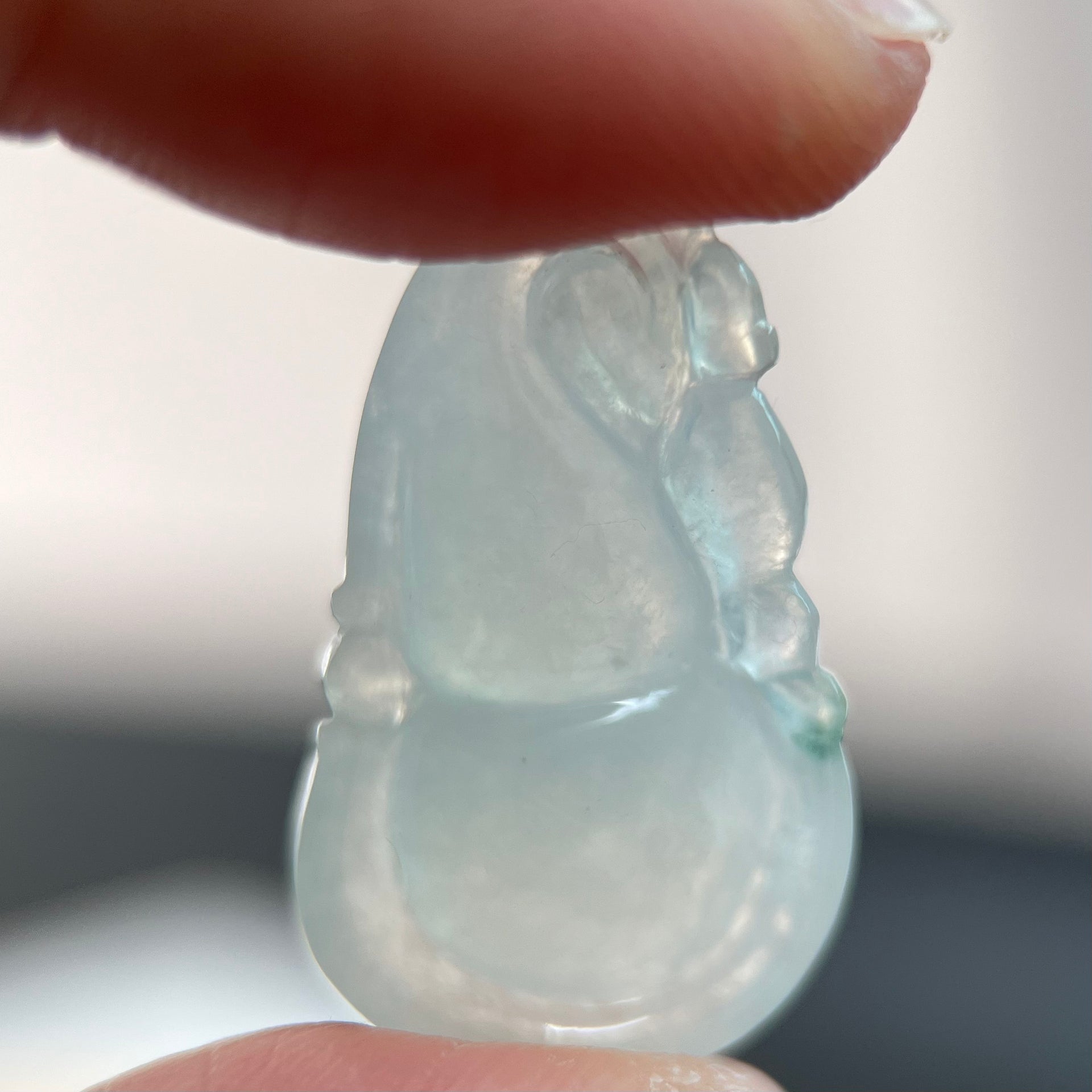 11533 Icy White Jade Gourd Hulu