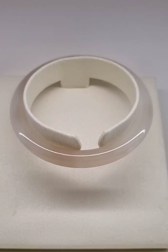 First Snow at Arashiyama 55.4mm Nephrite Bangle 岚山初雪 (Preview)