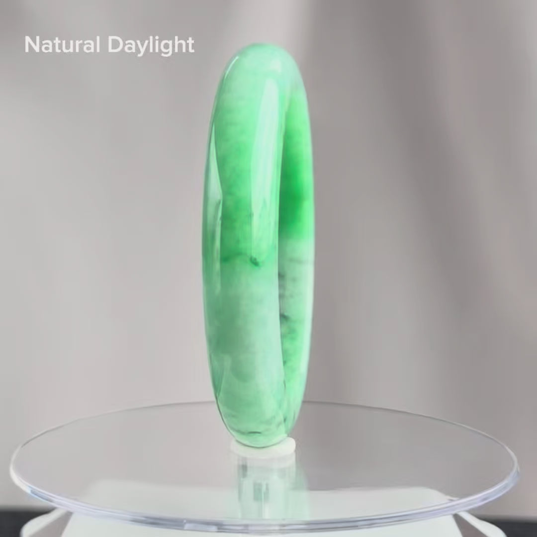 Jiuzhaigou’s Emerald Mirror 54.6mm Jadeite Bangle 九寨翠镜