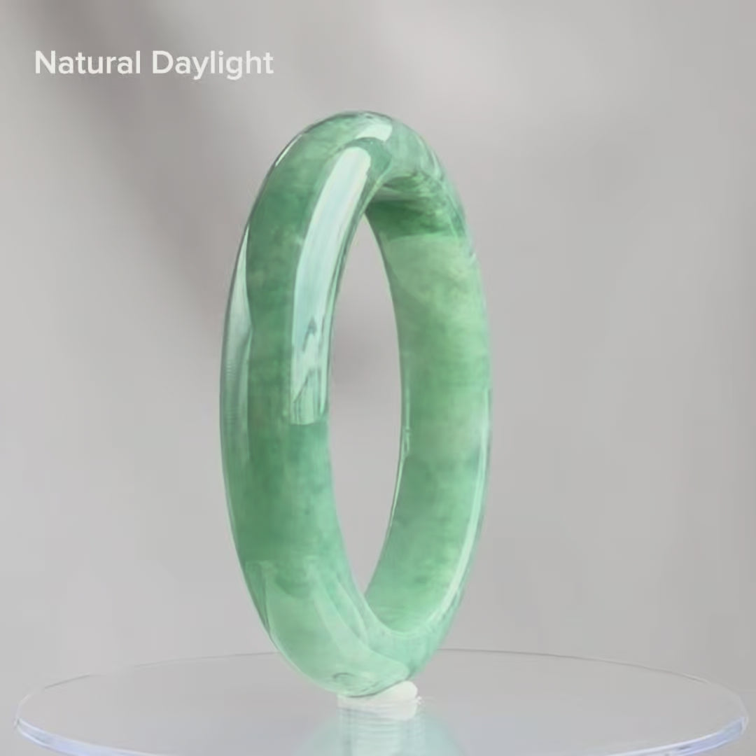 Spring Morning in Jiangnan Jadeite Bangle 55.3mm 江南春晓