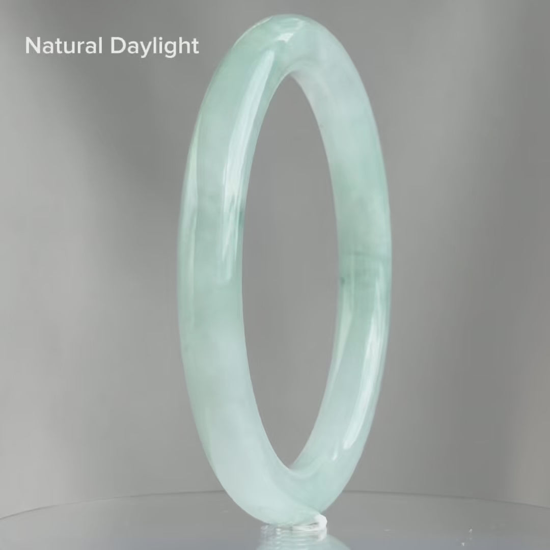 Quiet Radiance Jadeite Bangle 55.1mm 静润之光