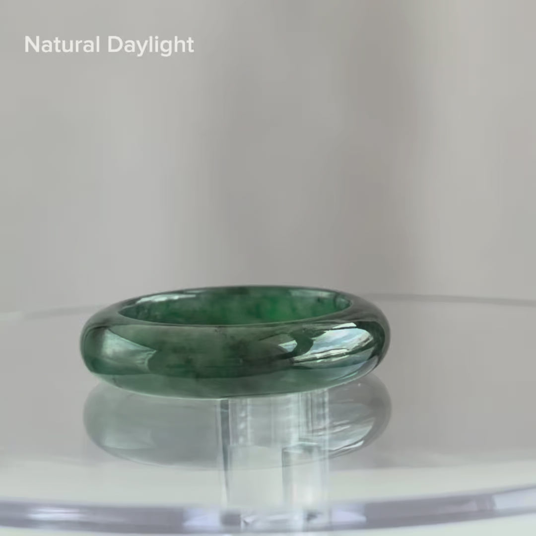 19.1mm Whispering Light Jadeite Ring 绿光森林