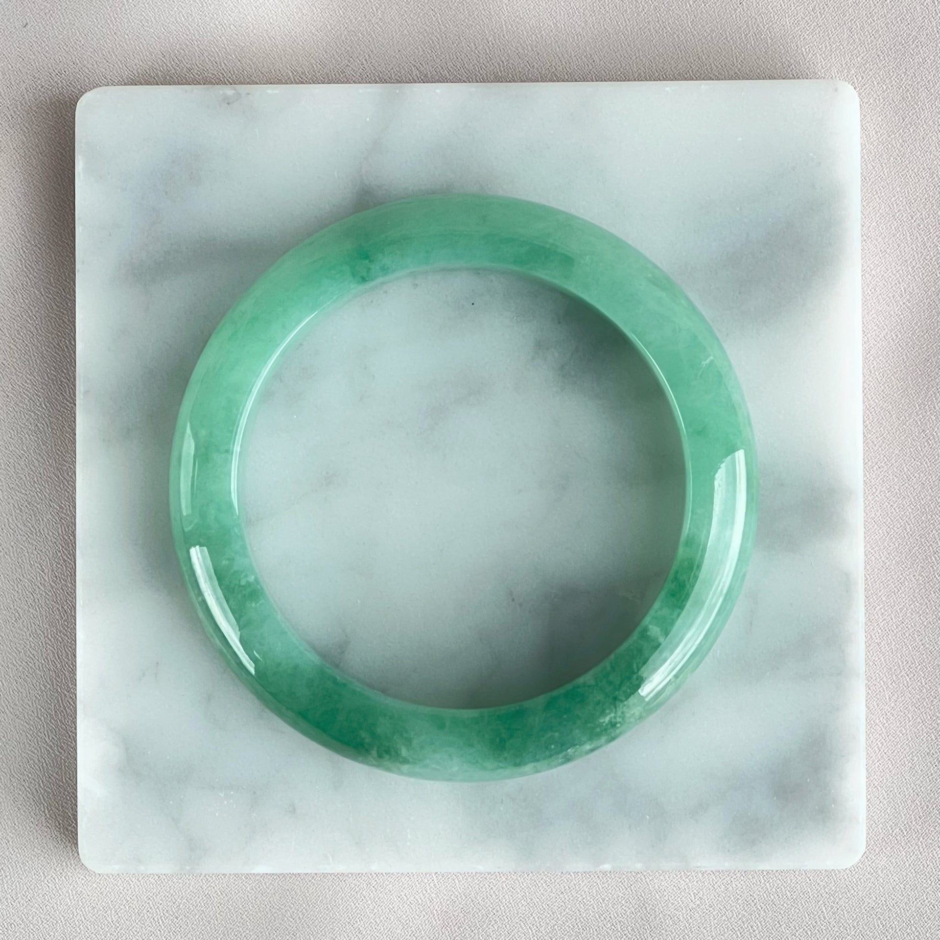 10455 55.0mm Full Bright Green Jadeite Bangle