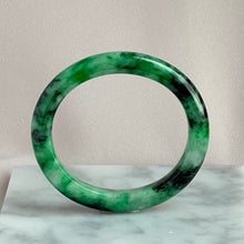 Load image into Gallery viewer, 102653 53.2mm Intense Green Oval Jadeite Bangle
