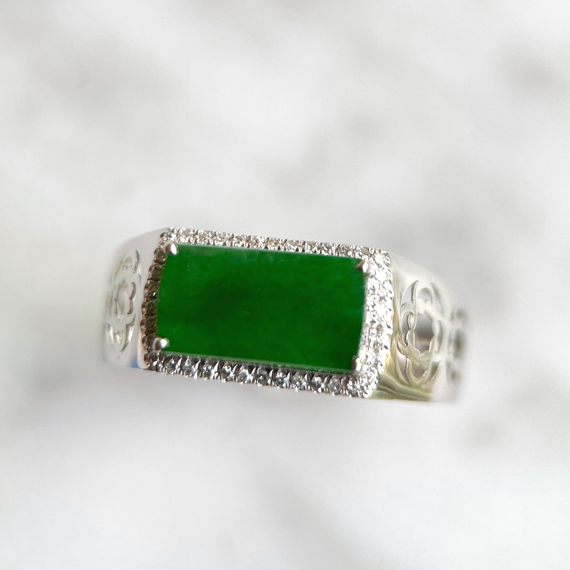 82799 19mm Imperial Green Jadeite with 18K White Gold and Diamonds