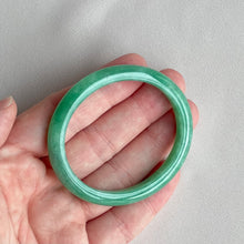 Load image into Gallery viewer, 111853 53.8mm Oval Full Bright Green Jadeite Bangle
