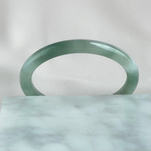 Load image into Gallery viewer, 42055 55.5mm Highly Translucent Light Grape Green Jadeite Bangle
