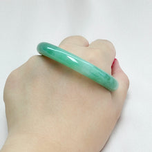 Load image into Gallery viewer, 111352 52.0mm Full Bright Green Rounded Jadeite Bangle
