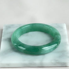 Load image into Gallery viewer, 10455 55.0mm Full Bright Green Jadeite Bangle

