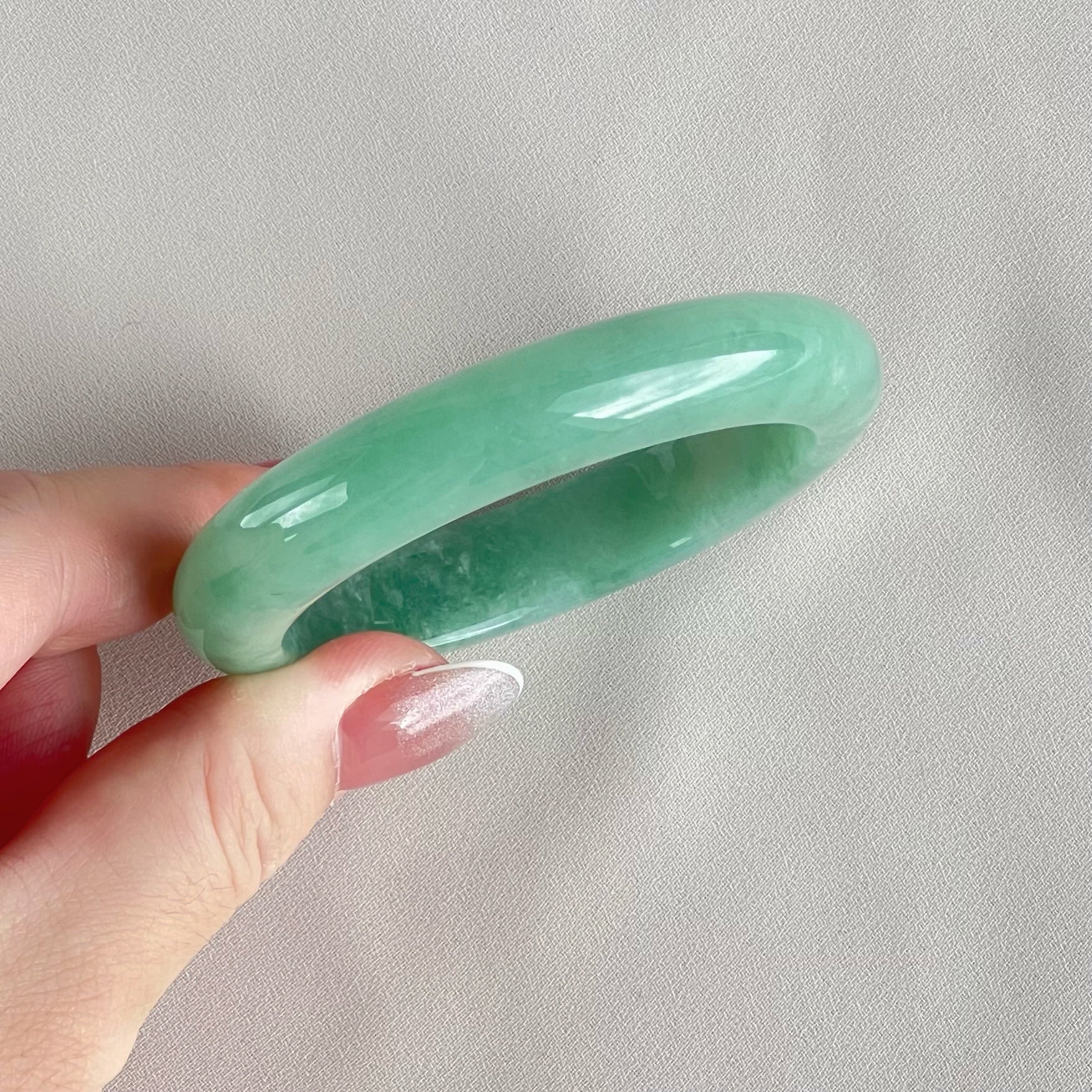 10455 55.0mm Full Bright Green Jadeite Bangle