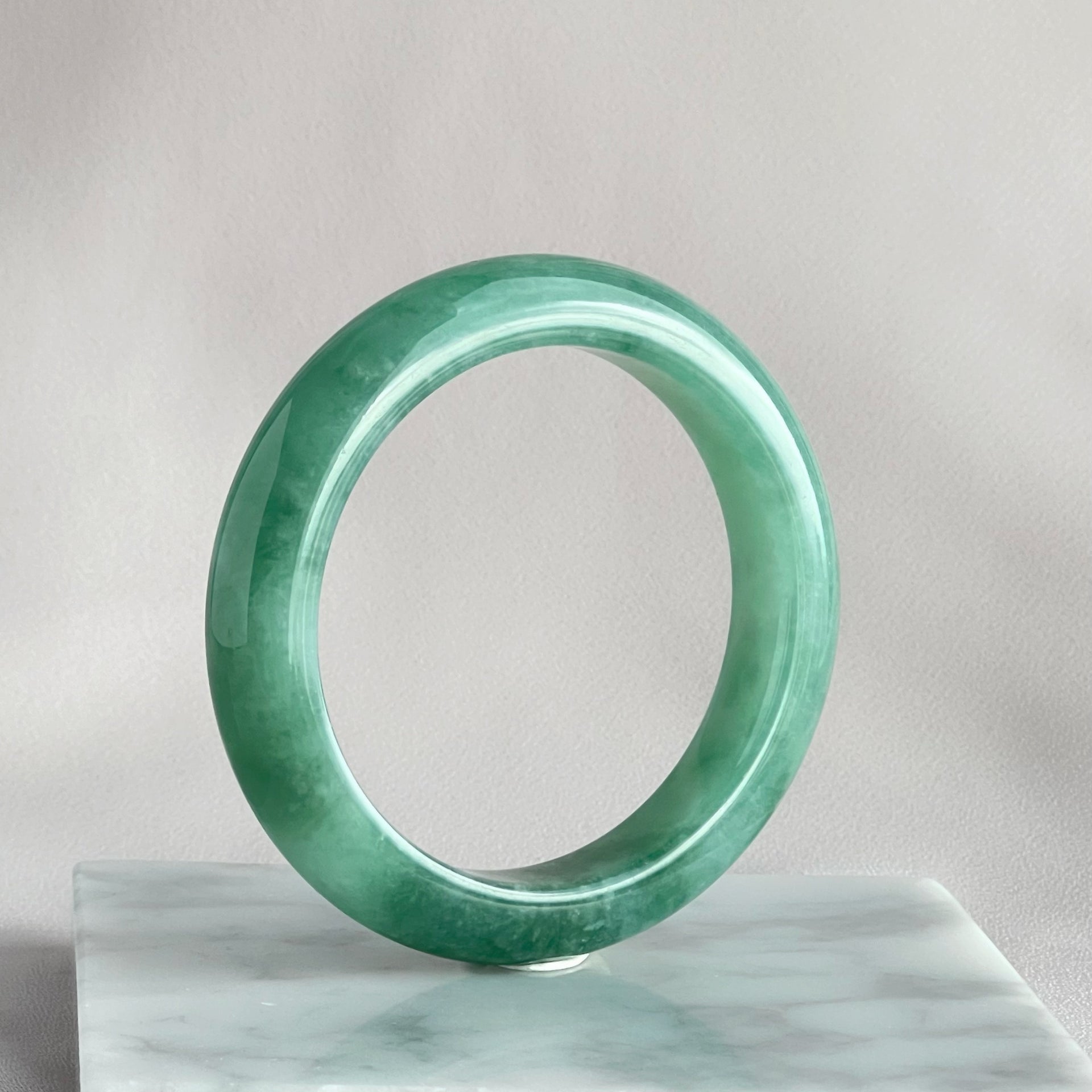 10455 55.0mm Full Bright Green Jadeite Bangle