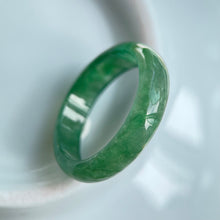 Load image into Gallery viewer, 62333 20mm Emerald Green Type A Jadeite Ring
