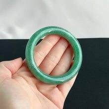 Load image into Gallery viewer, 41857 57.0mm Full Intense Bright Green Rounded Jadeite Bangle
