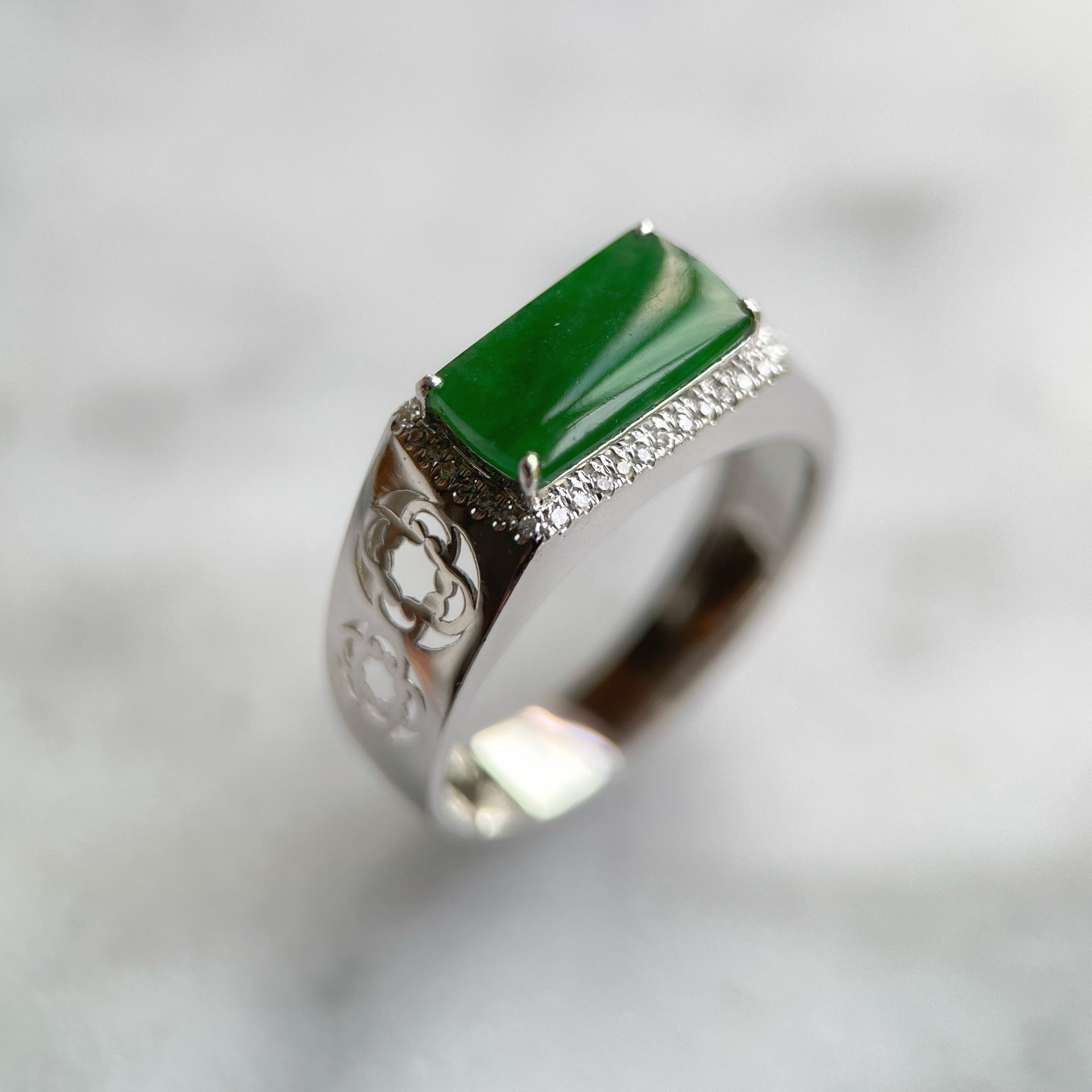 82799 19mm Imperial Green Jadeite with 18K White Gold and Diamonds