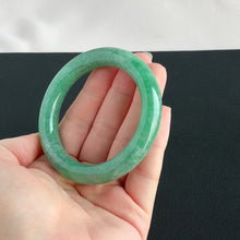 Load image into Gallery viewer, 41857 57.0mm Full Intense Bright Green Rounded Jadeite Bangle
