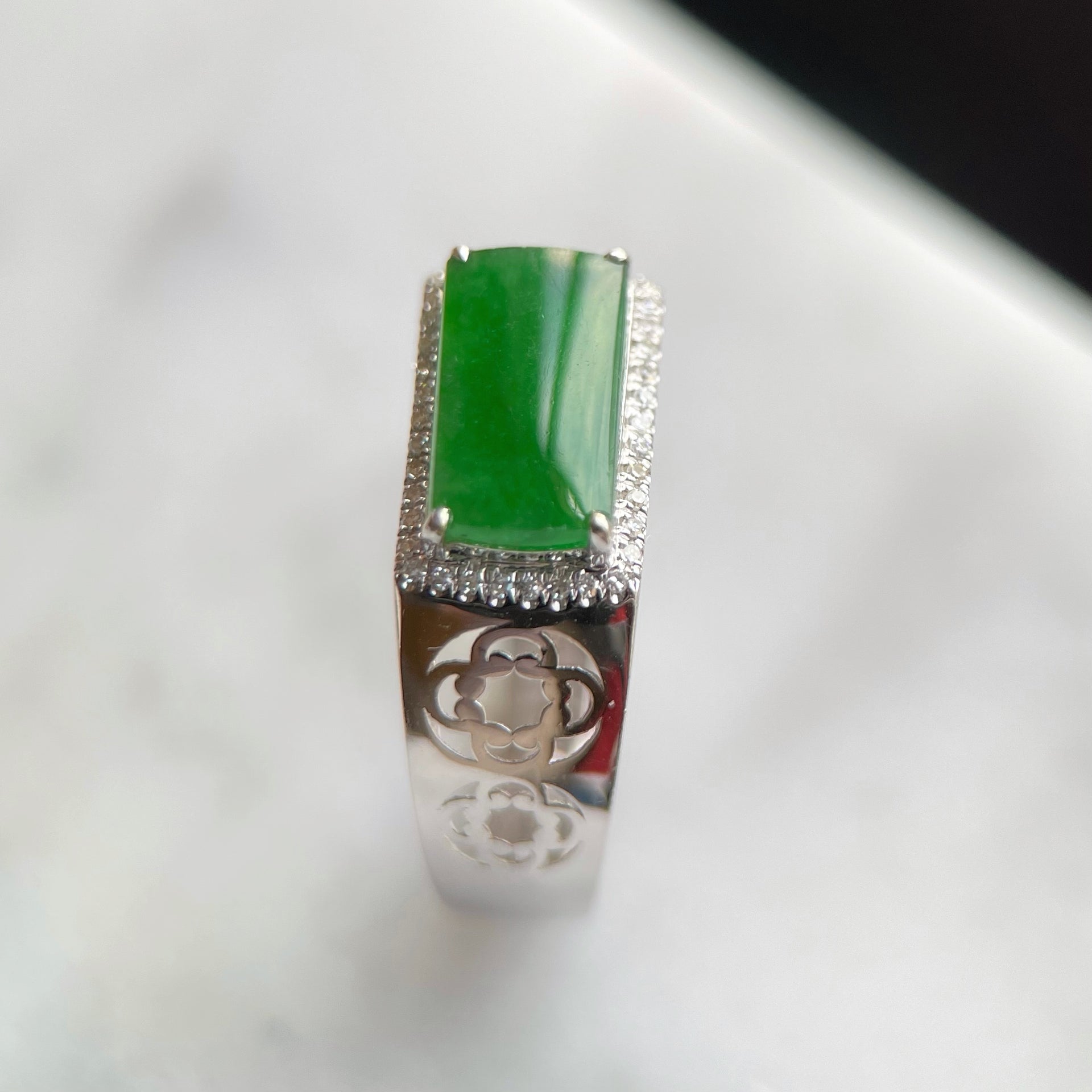 82799 19mm Imperial Green Jadeite with 18K White Gold and Diamonds