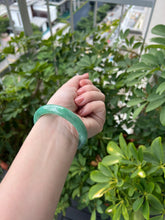 Load image into Gallery viewer, 21758 57.6mm Full Bright Green Jadeite Bangle
