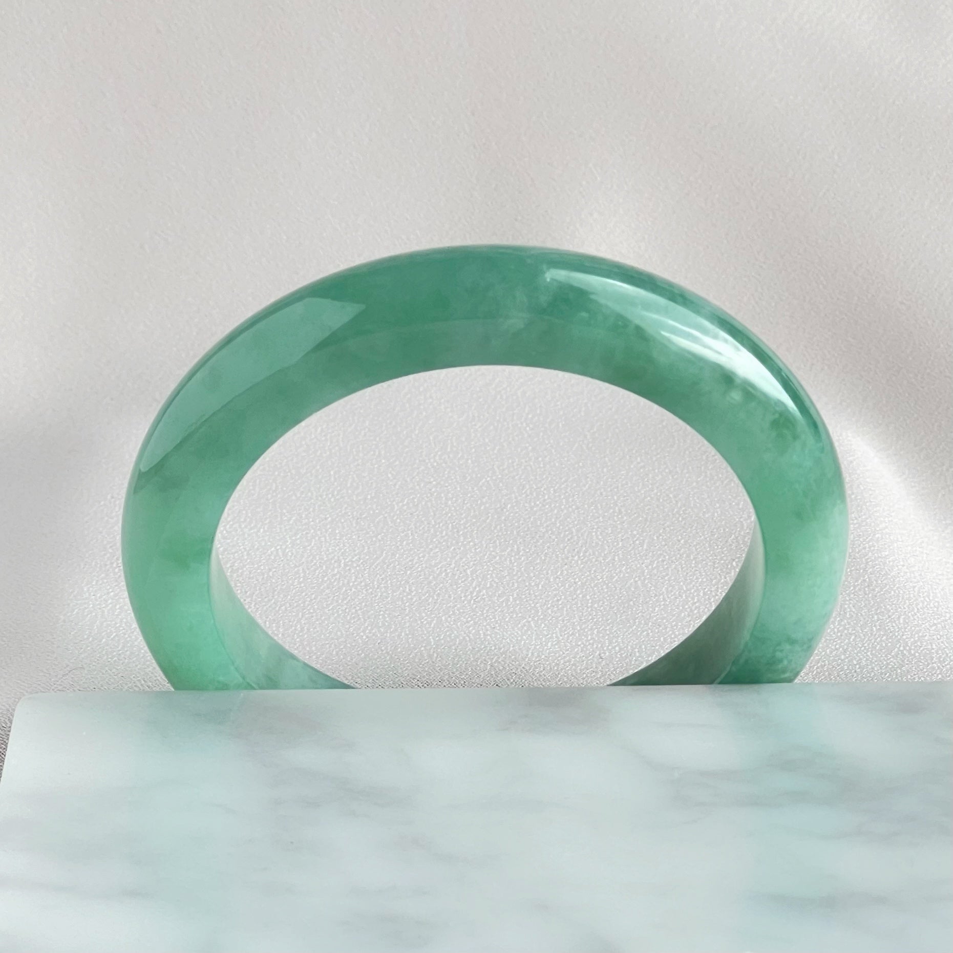 10455 55.0mm Full Bright Green Jadeite Bangle