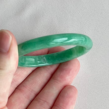 Load image into Gallery viewer, 111853 53.8mm Oval Full Bright Green Jadeite Bangle
