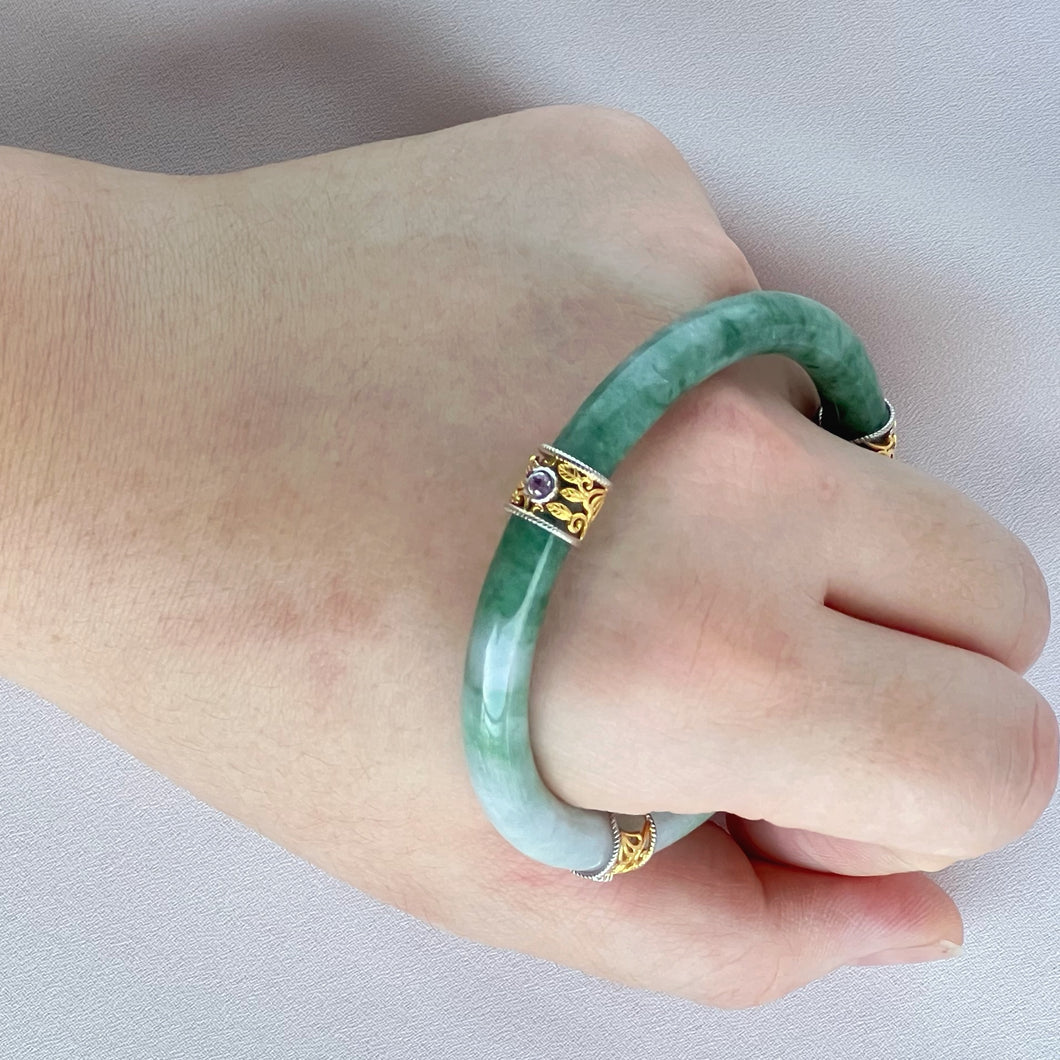 70355 54.5mm Chantilly Lace Series Slim Cut Green Rounded Jadeite Bangle